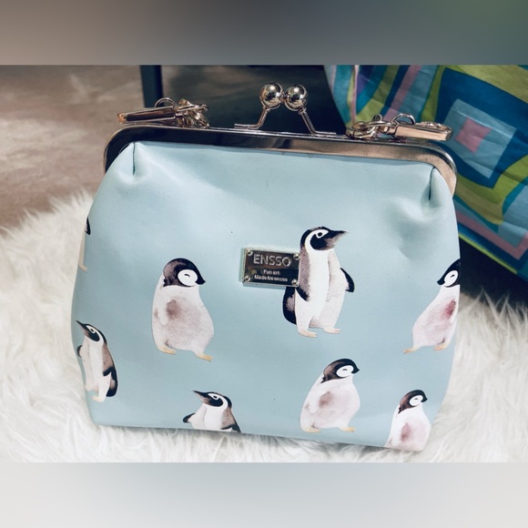 Previously owned: ENSSO 2016 Penguins purse/cluch - Picture 3 of 8